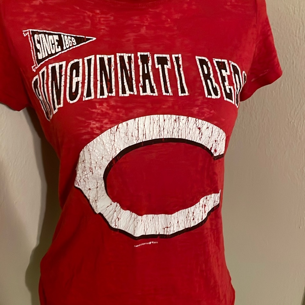 Original Cincinnati Reds t-shirt. Get it while it’s hottt!!! One of a kind